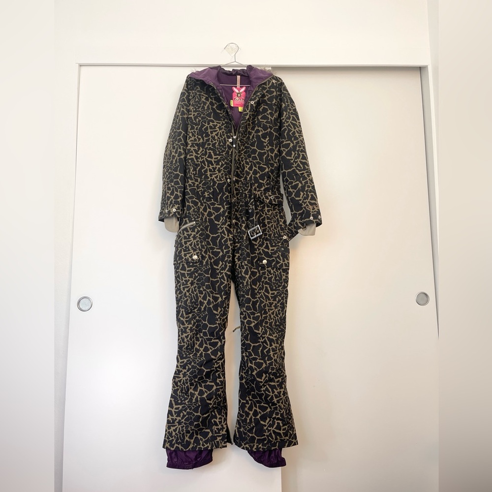 Burton Dry Ride Women’s Medium Snow Ski Suit Onesie Piece Animal Print Giraffe